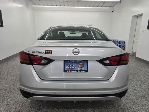 Used 2024 Nissan Altima 2.5 S FWD image 6
