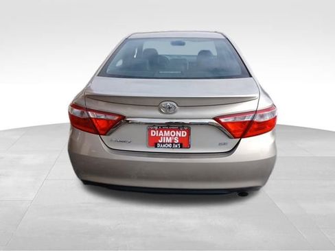 Used 2017 Toyota Camry SE image 5