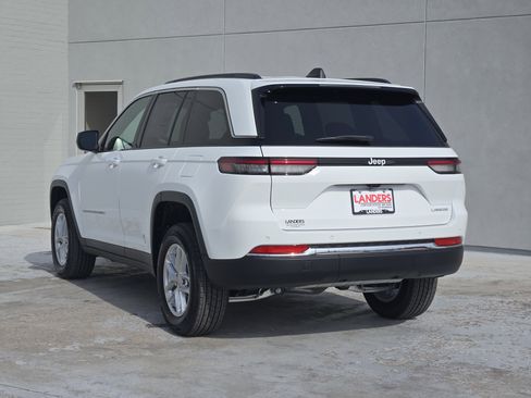 New 2026 Jeep Grand Cherokee Laredo RWD image 3