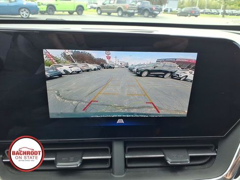Used 2025 Chevrolet Trax LT FWD image 10