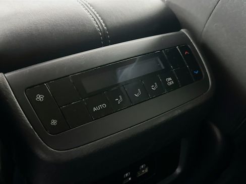 Used 2025 Nissan Pathfinder SV FWD image 27