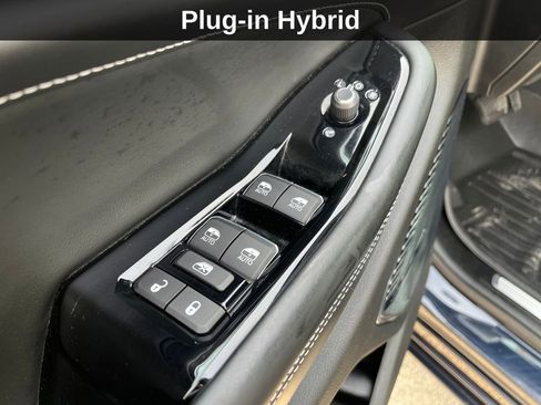 Used 2022 Jeep Grand Cherokee Overland w/ Advanced Protech Group III image 15