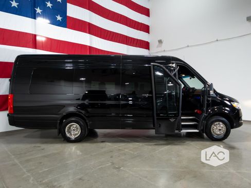 Used 2024 Mercedes-Benz Sprinter 3500 image 8
