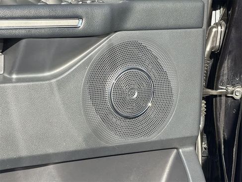 Used 2024 Ford Expedition XLT image 24