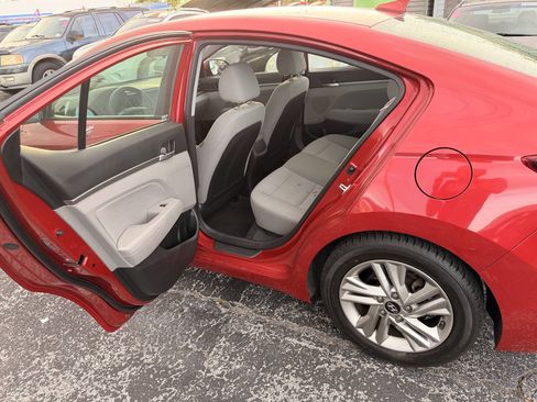 Used 2019 Hyundai Elantra SEL image 10