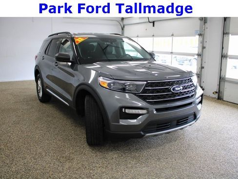 Used 2022 Ford Explorer XLT w/ Equipment Group 202A image 8