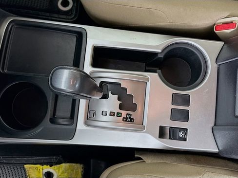 Used 2014 Toyota 4Runner SR5 image 17