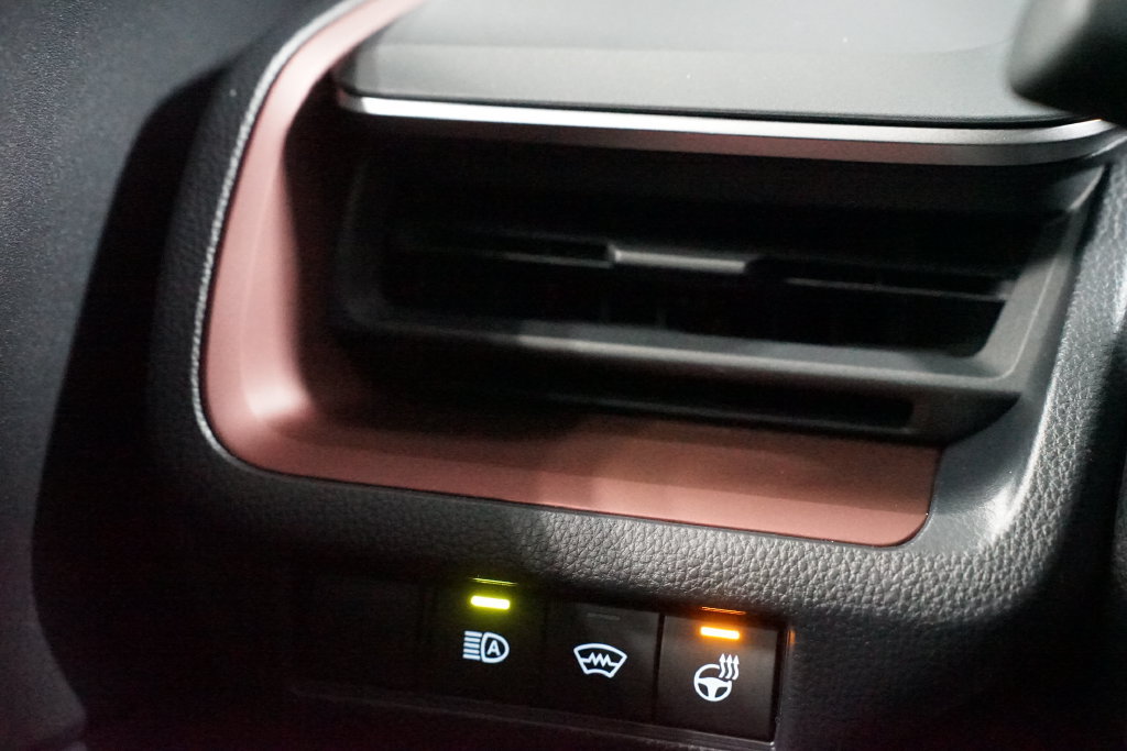 New 2027 Toyota Prius Plug-In Hybrid FWD image 23