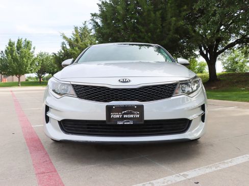 Used 2016 Kia Optima LX FWD image 2