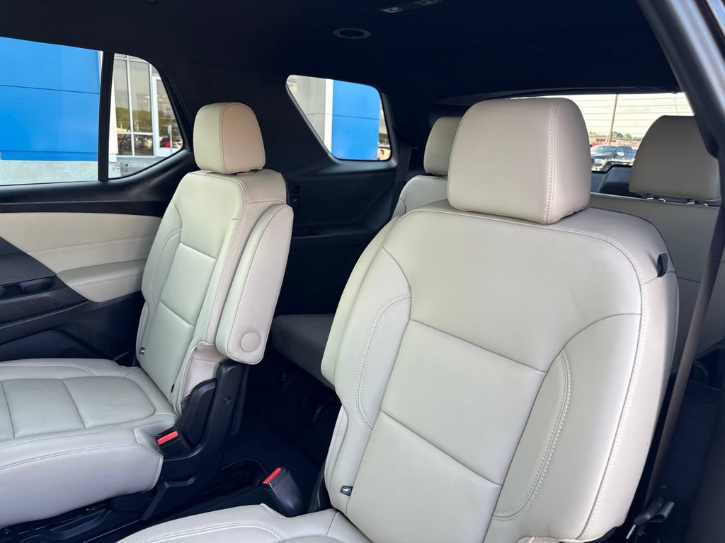 Used 2023 Chevrolet Traverse LT w/ LT Premium Package AWD/4WD image 21