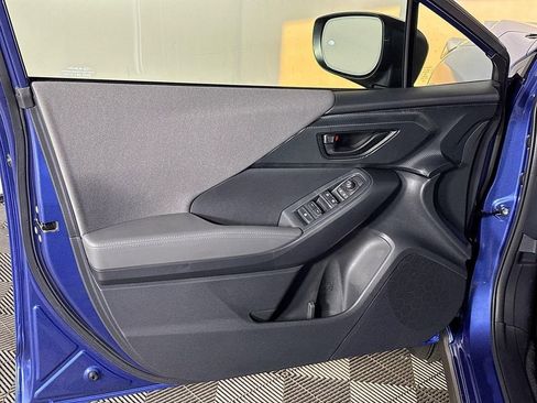 Used 2025 Subaru Crosstrek 2.0i Premium image 11
