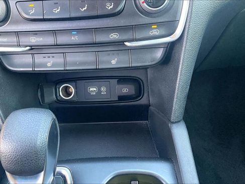 Used 2019 Hyundai Santa Fe SEL FWD image 33