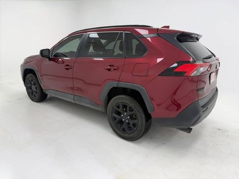 Used 2021 Toyota RAV4 LE FWD image 17