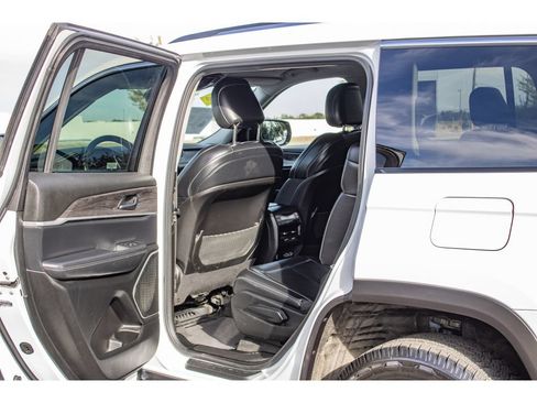 Used 2021 Jeep Grand Cherokee L Limited AWD/4WD image 14