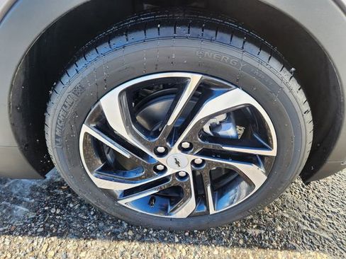 Used 2023 Chevrolet Bolt LT w/ Infotainment Package image 21