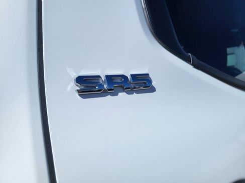 Certified 2025 Toyota Tacoma SR5 image 21