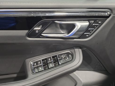 New 2026 Porsche Macan image 14