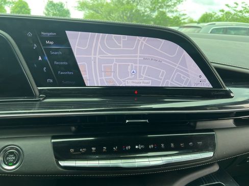 Used 2024 Cadillac Escalade ESV Sport w/ LPO, ONYX Package AWD/4WD image 20