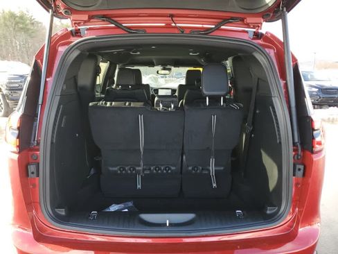 New 2026 Chrysler Pacifica Select image 10