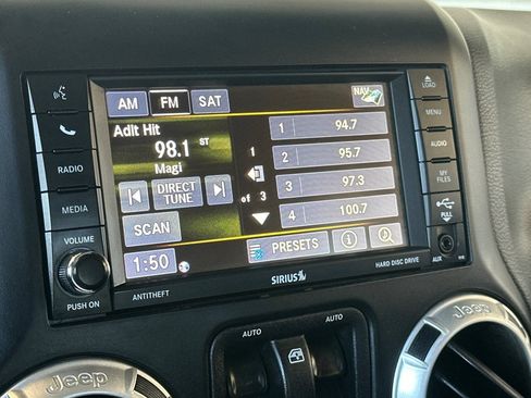 Used 2014 Jeep Wrangler Rubicon w/ Power Convenience Group AWD/4WD image 23