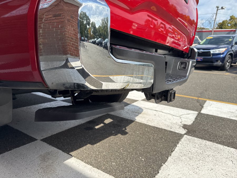 Used 2016 Toyota Tacoma SR5 w/ Towing Package AWD/4WD image 14