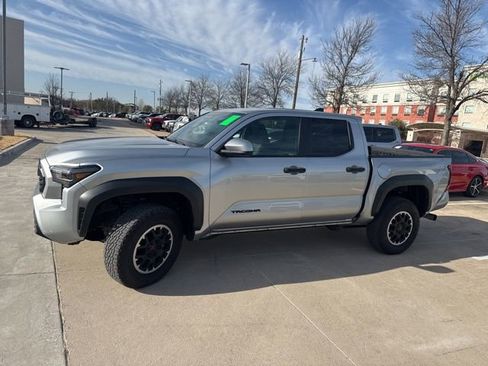 Used 2024 Toyota Tacoma TRD Off-Road image 7