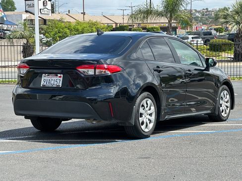 Used 2025 Toyota Corolla LE image 5
