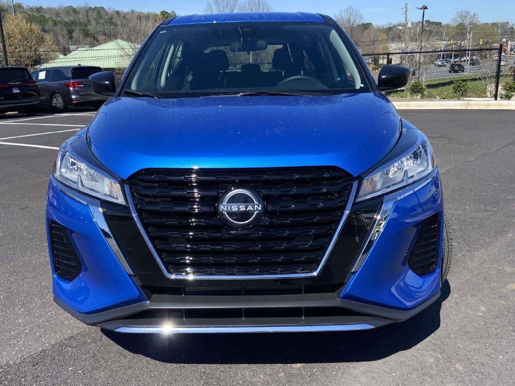 Used 2025 Nissan Kicks Play S FWD image 8