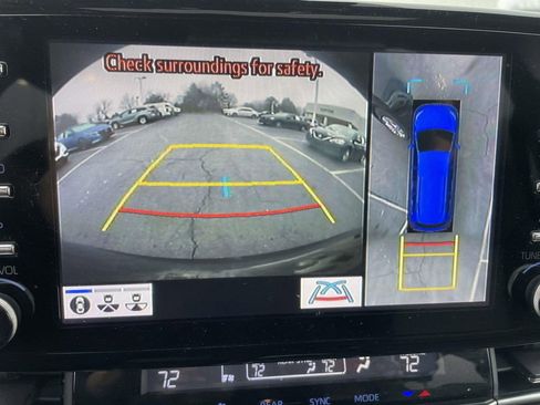 Used 2023 Toyota Sienna Platinum image 40