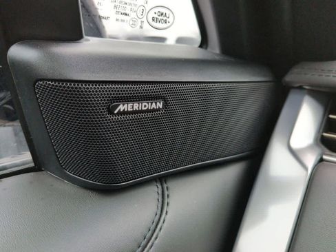 New 2026 Land Rover Range Rover Long Wheelbase SE image 32