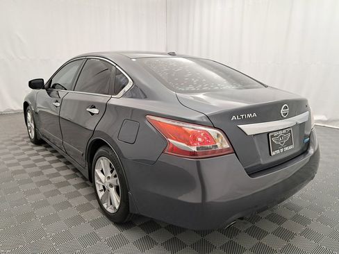 Used 2013 Nissan Altima 2.5 SV w/ 2.5SV Convenience Pkg image 4