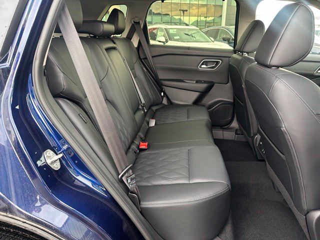 Used 2026 Nissan Rogue Platinum w/ Platinum Premium Package AWD/4WD image 18