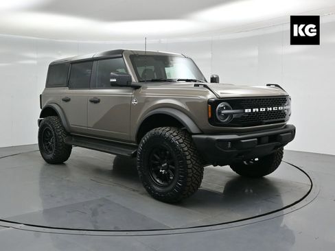 New 2025 Ford Bronco Outer Banks image 1