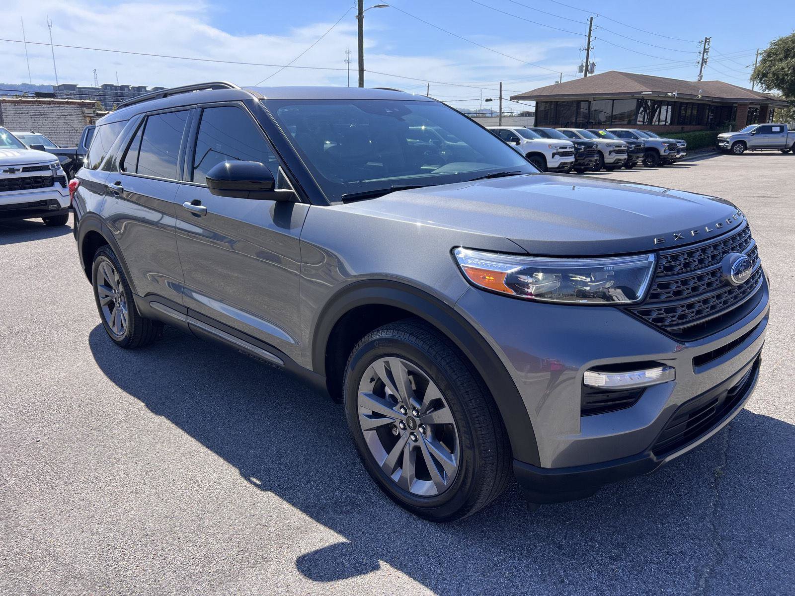 Used 2023 Ford Explorer XLT w/ Equipment Group 202A AWD/4WD image 10