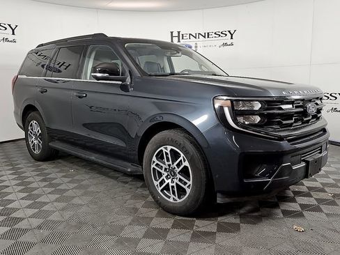 Certified 2025 Ford Expedition Active image 4