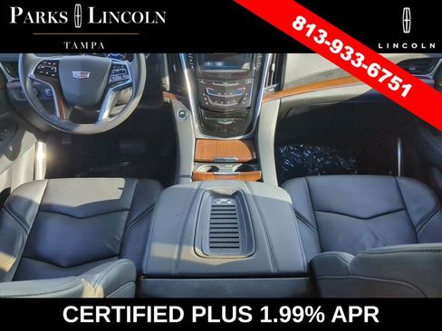 Used 2018 Cadillac Escalade Luxury AWD/4WD image 11