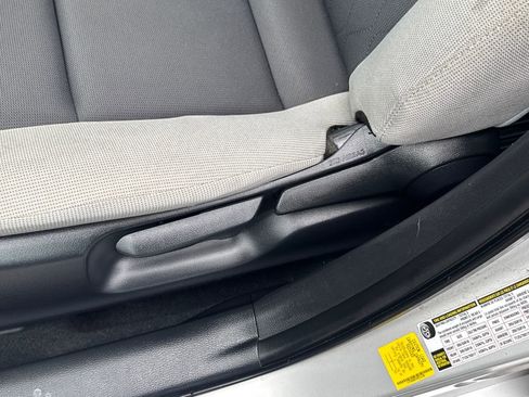 Used 2025 Toyota Corolla LE w/ Convenience Package image 44