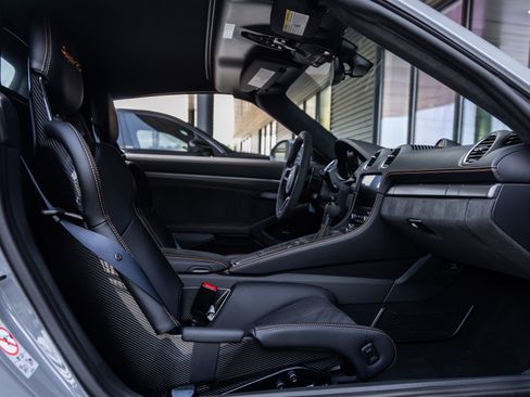 Certified 2025 Porsche 718 Boxster Spyder RS RWD image 42