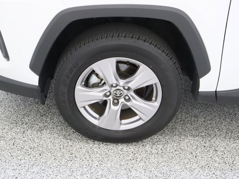 Used 2025 Toyota RAV4 XLE FWD image 11