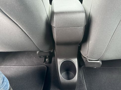 Used 2010 Ford Focus SE FWD image 17