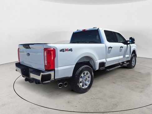 Used 2024 Ford F250 XLT AWD/4WD image 5