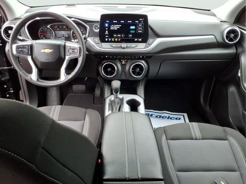 Used 2025 Chevrolet Blazer LT FWD image 12