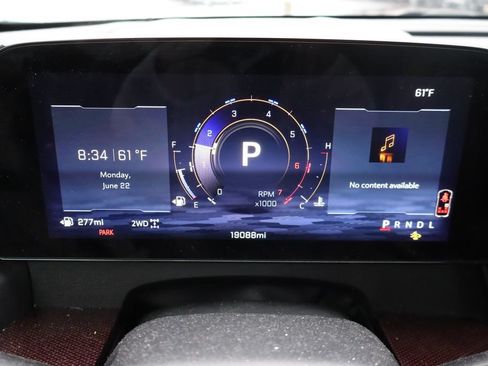 Used 2025 Chevrolet Traverse Z71 AWD/4WD image 3