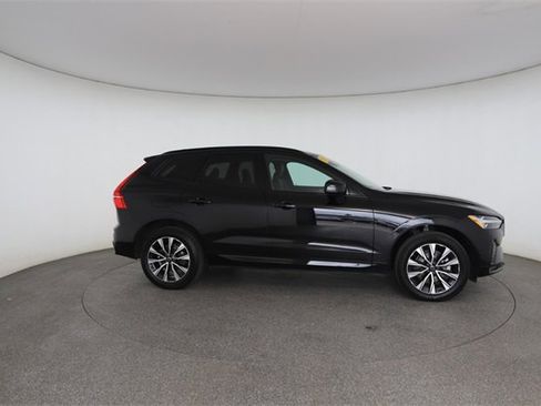 Used 2023 Volvo XC60 B5 Plus image 24