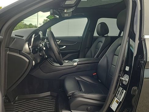 Used 2018 Mercedes-Benz GLC 300 4MATIC image 10