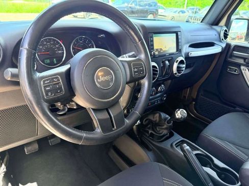 Used 2015 Jeep Wrangler Sahara w/ Connectivity Group AWD/4WD image 19