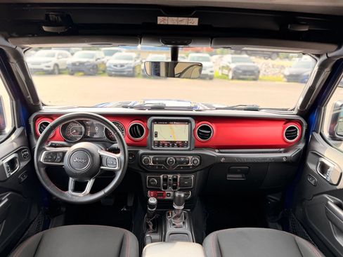 Used 2019 Jeep Wrangler Unlimited Rubicon AWD/4WD image 2