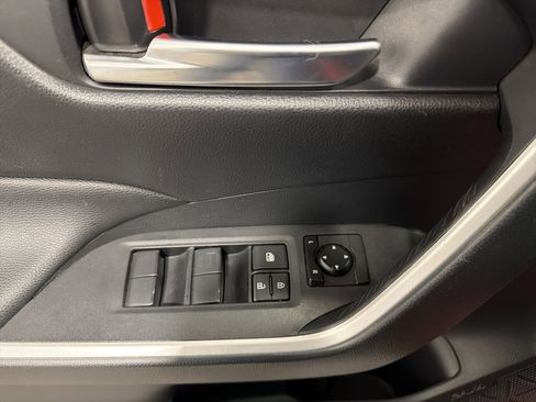 Used 2019 Toyota RAV4 XLE image 15