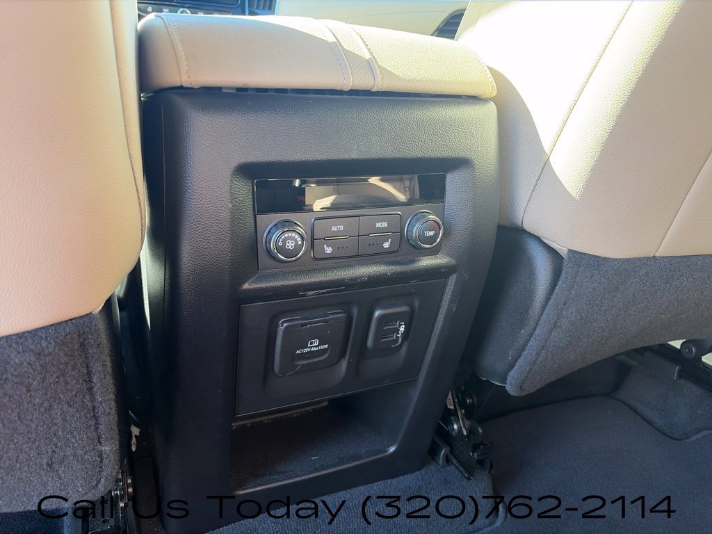 Used 2023 Chevrolet Traverse Premier AWD/4WD image 28