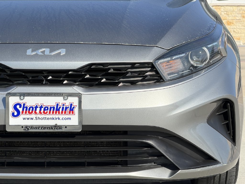 Used 2022 Kia Forte LXS FWD image 8